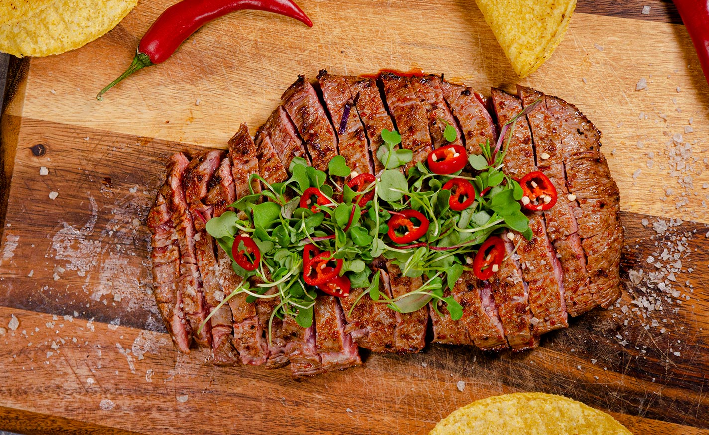 Viipaleisiin leikattu flank steak